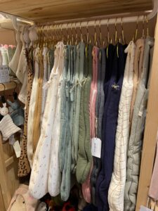 Vêtements sur cintres